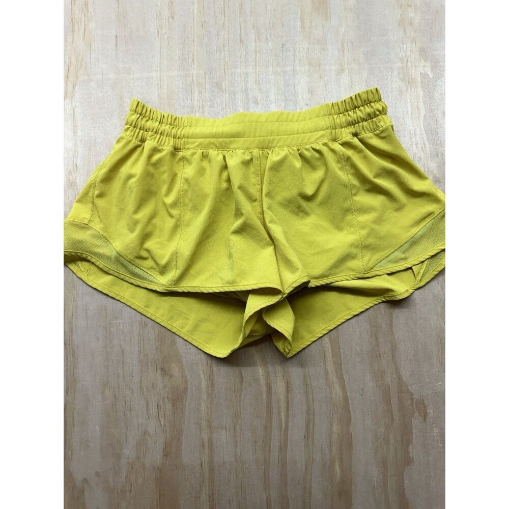 Lululemon Hotty Hot Short II 2.5" WOMENS SIZE 6 Yellow Soleil Lined Running